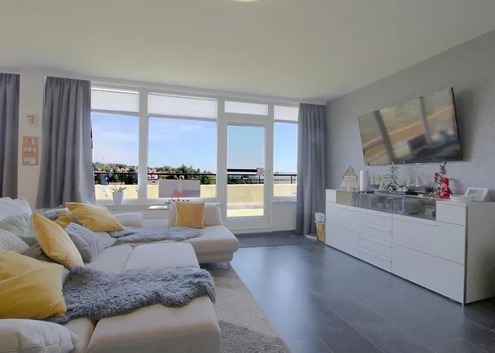 Penthouse 383 Apartment *